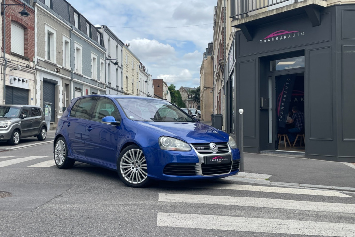 VOLKSWAGEN GOLF R32