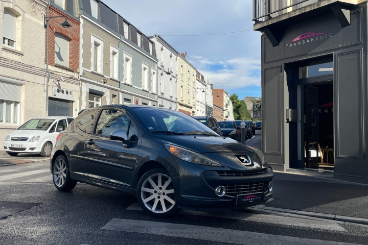 PEUGEOT 207