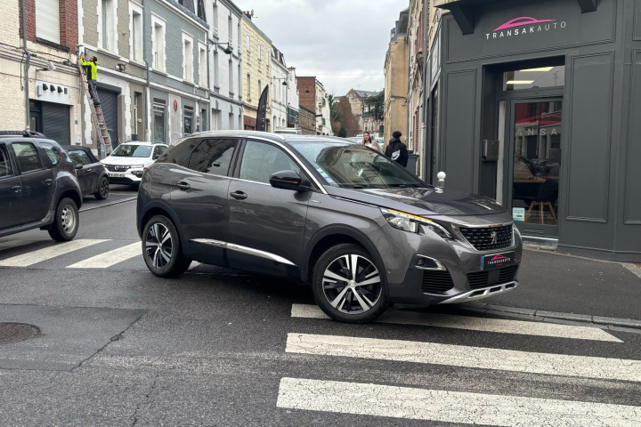 PEUGEOT 3008