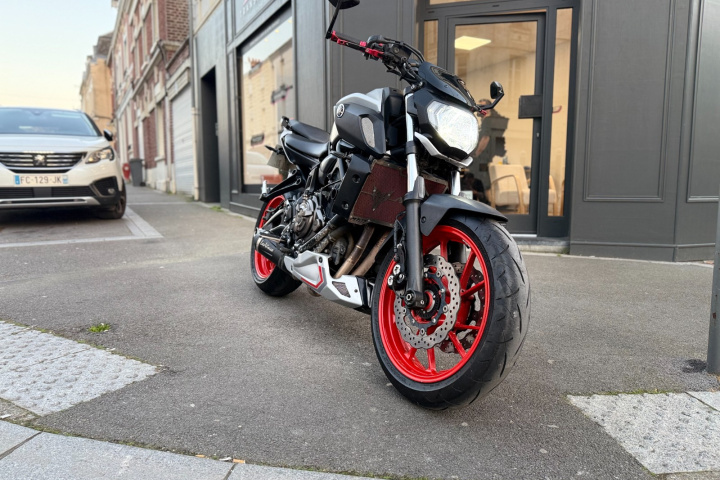 YAMAHA MT-07