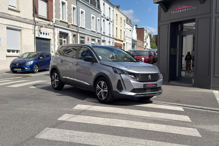 PEUGEOT 5008
