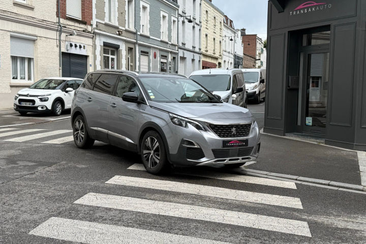 PEUGEOT 5008