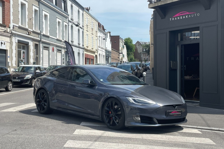 TESLA MODELE S