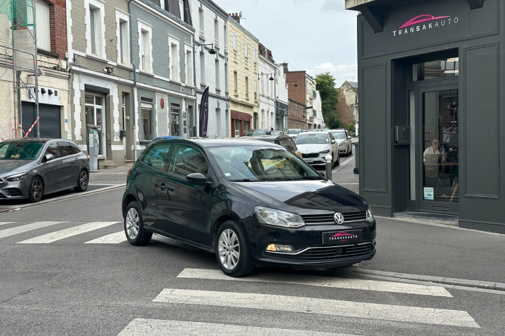 VOLKSWAGEN POLO